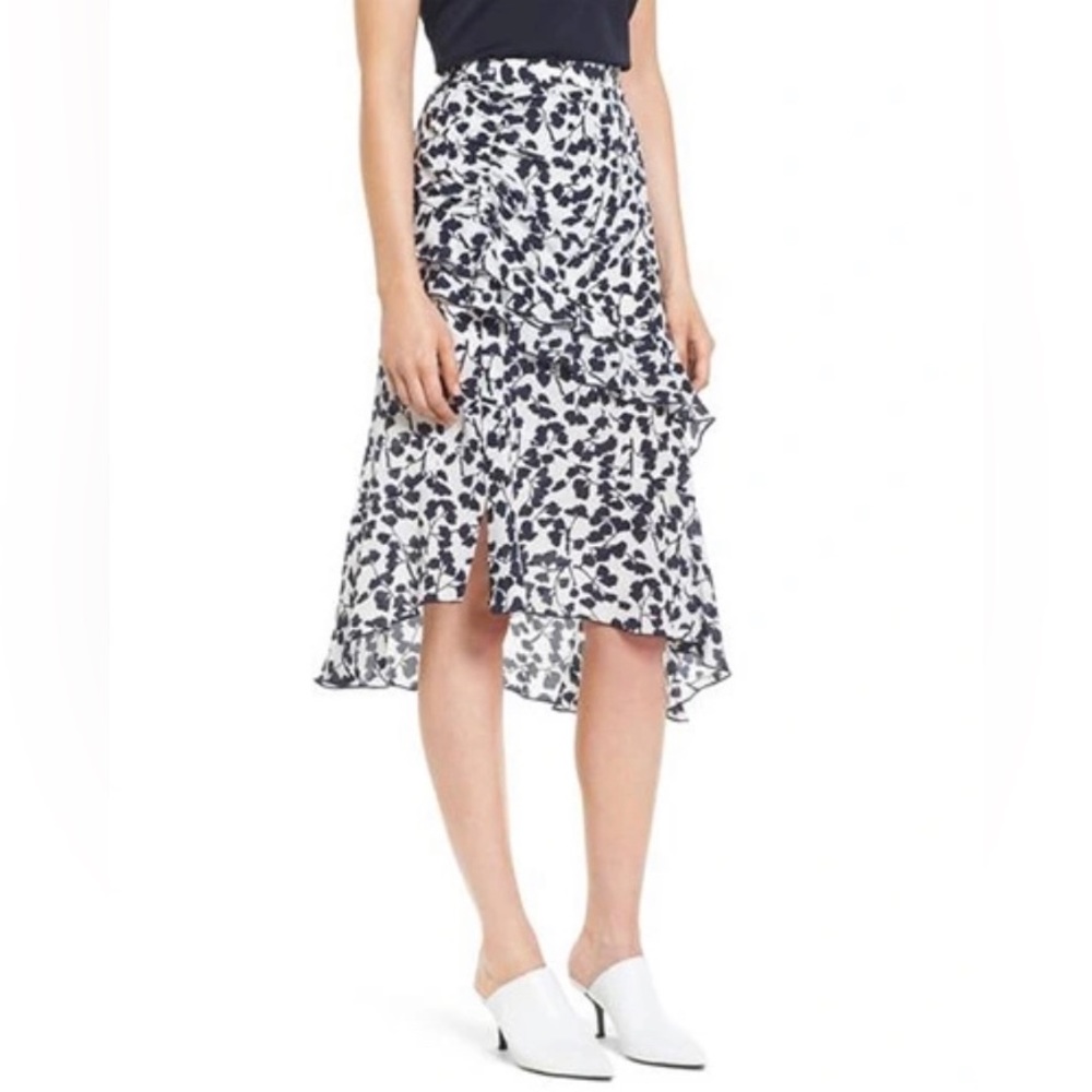 Lewit silk Size 8 ruffled ginkgo print skirt with ruching and ruffles